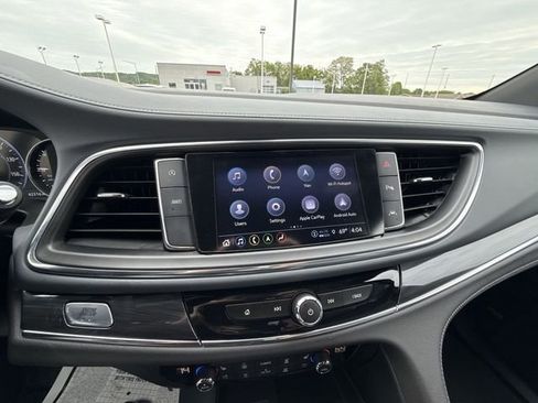 Used 2024 Buick Enclave Premium image 46