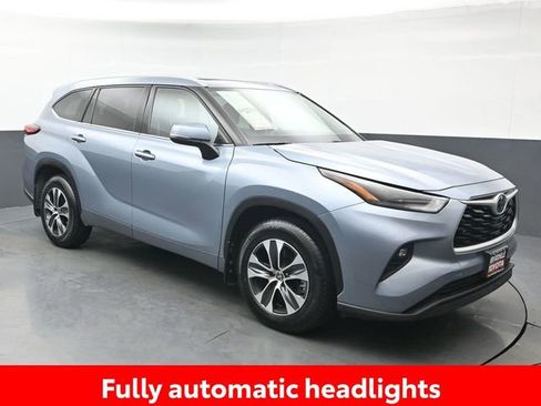 Certified 2022 Toyota Highlander XLE image 10