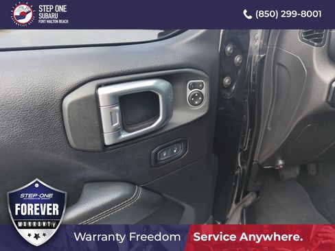Used 2020 Jeep Gladiator Overland AWD/4WD image 19