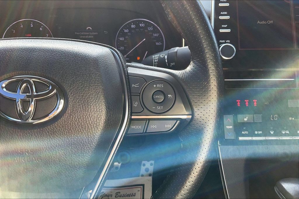 Used 2019 Toyota Avalon XSE FWD image 19