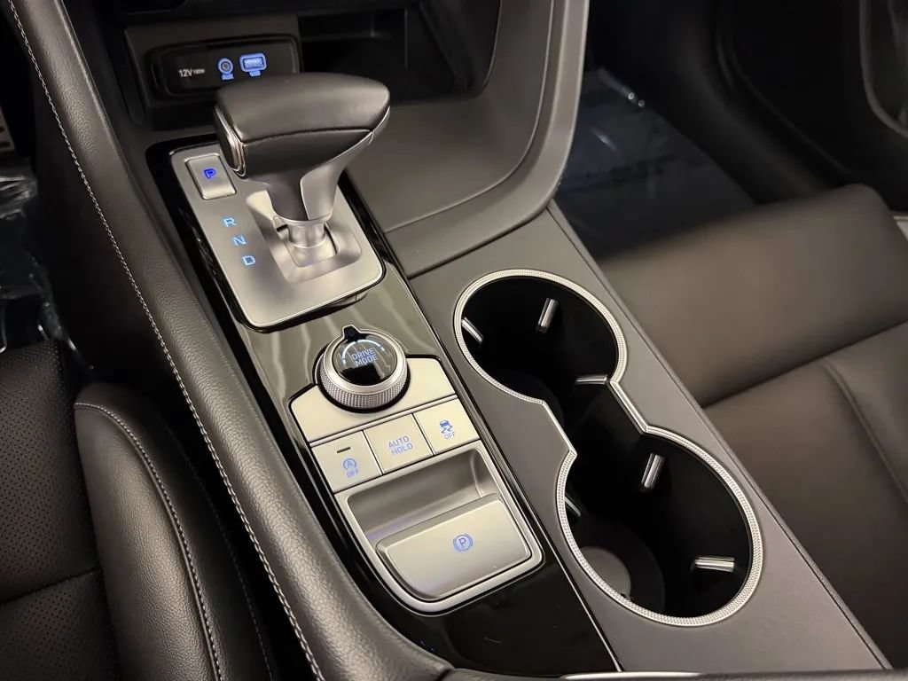 Used 2021 Genesis G70 2.0T AWD/4WD image 23
