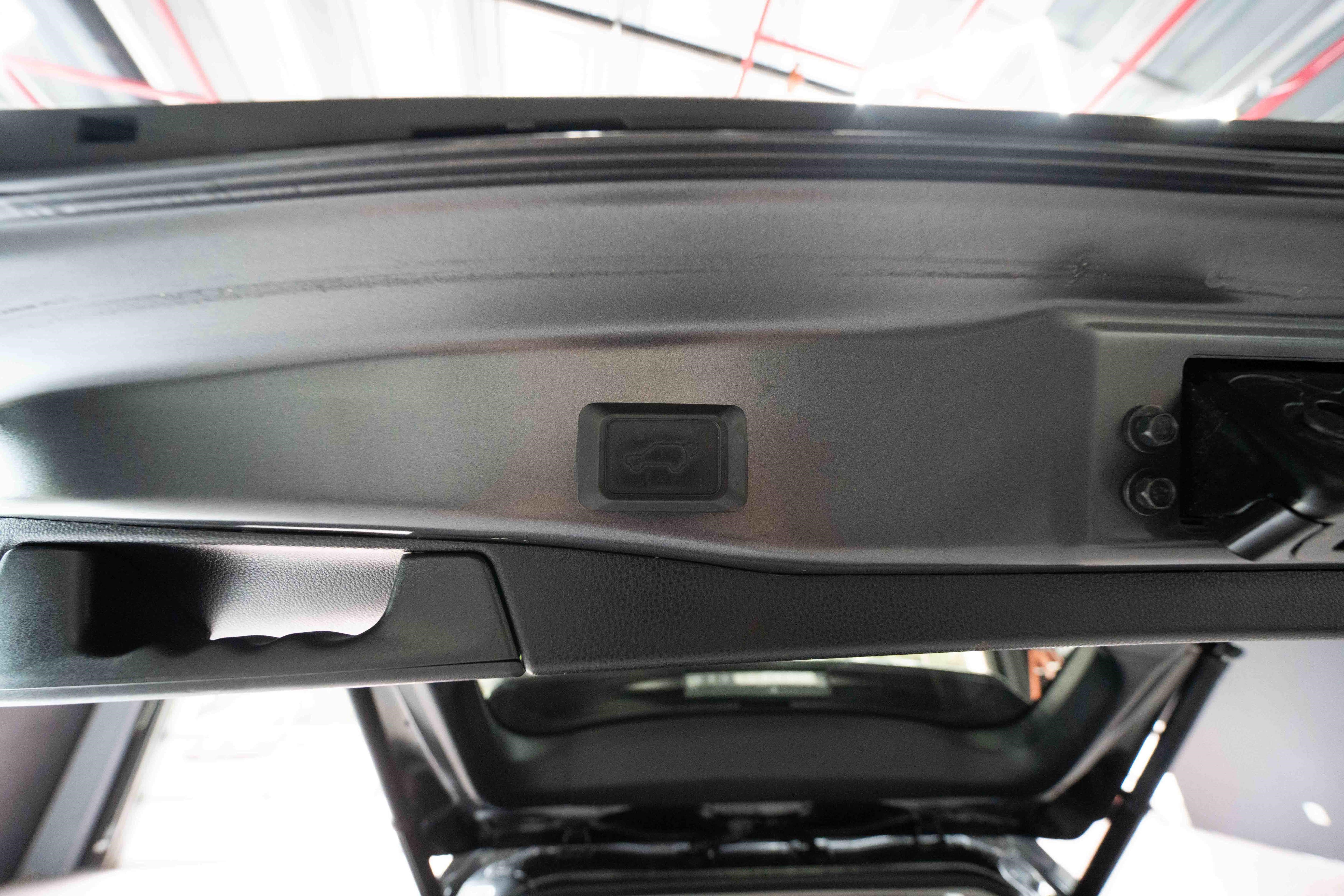 Used 2021 Toyota RAV4 XLE Premium AWD/4WD image 29