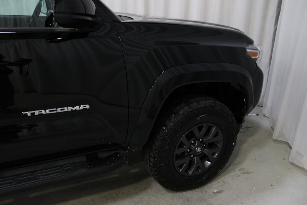 Used 2023 Toyota Tacoma SR5 AWD/4WD image 37