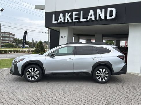 Certified 2025 Subaru Outback Limited AWD/4WD image 2