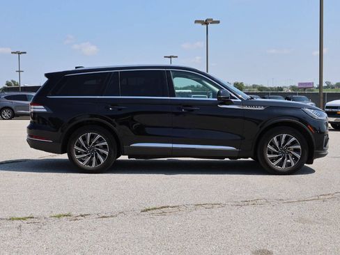 Used 2025 Lincoln Aviator AWD image 7