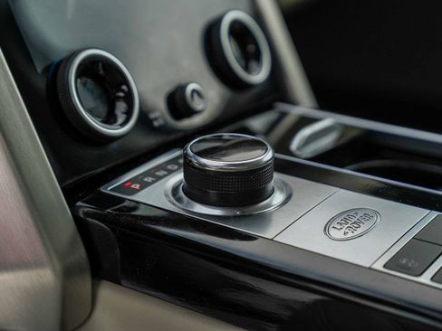 Used 2020 Land Rover Range Rover Long Wheelbase HSE image 21