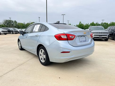 Used 2017 Chevrolet Cruze LS FWD image 5