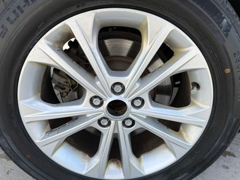 Used 2017 Ford Escape SE w/ SE Cold Weather Package FWD image 10