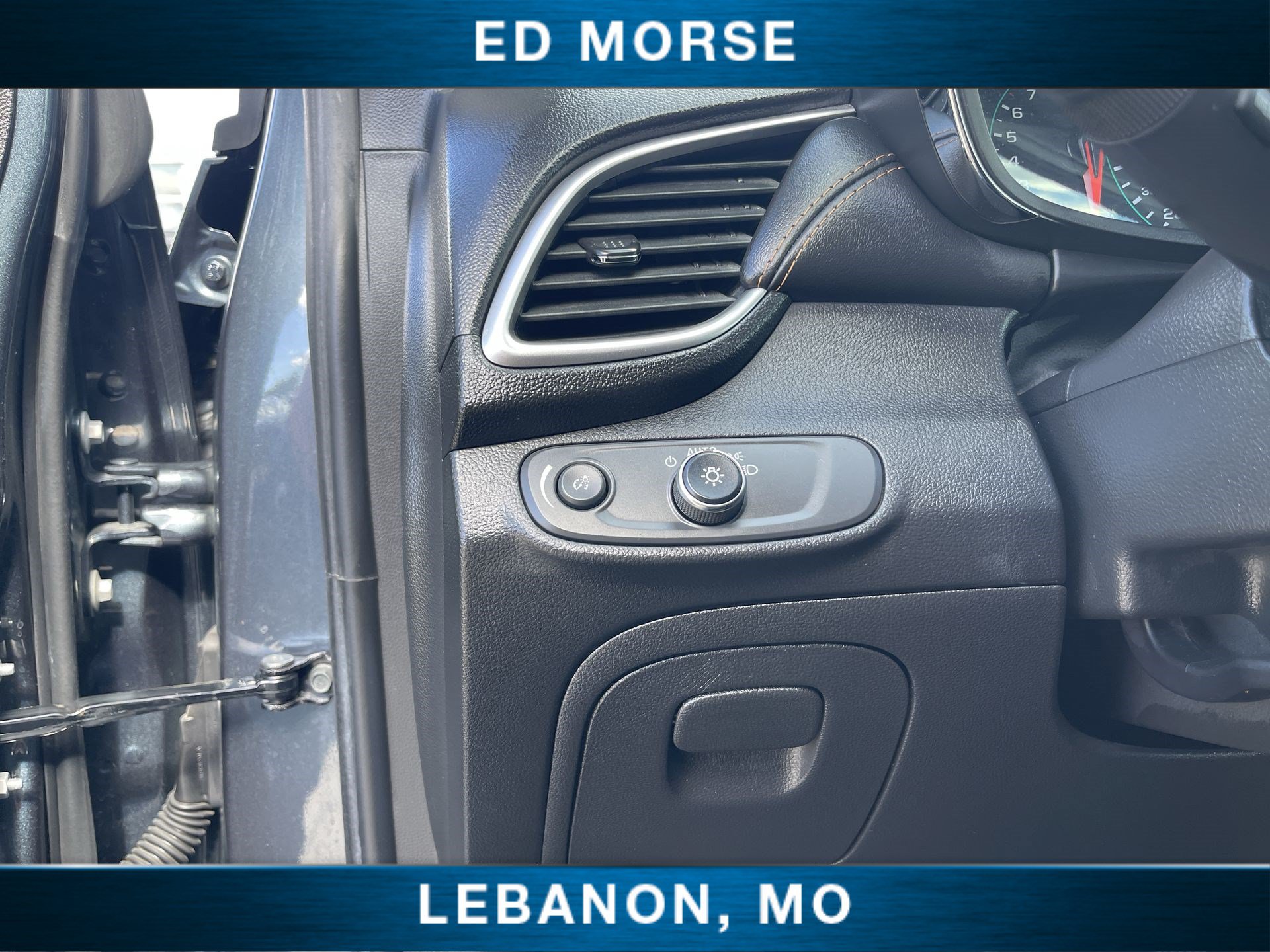 Certified 2022 Chevrolet Trax LT w/ Premium Seat Package AWD/4WD image 18