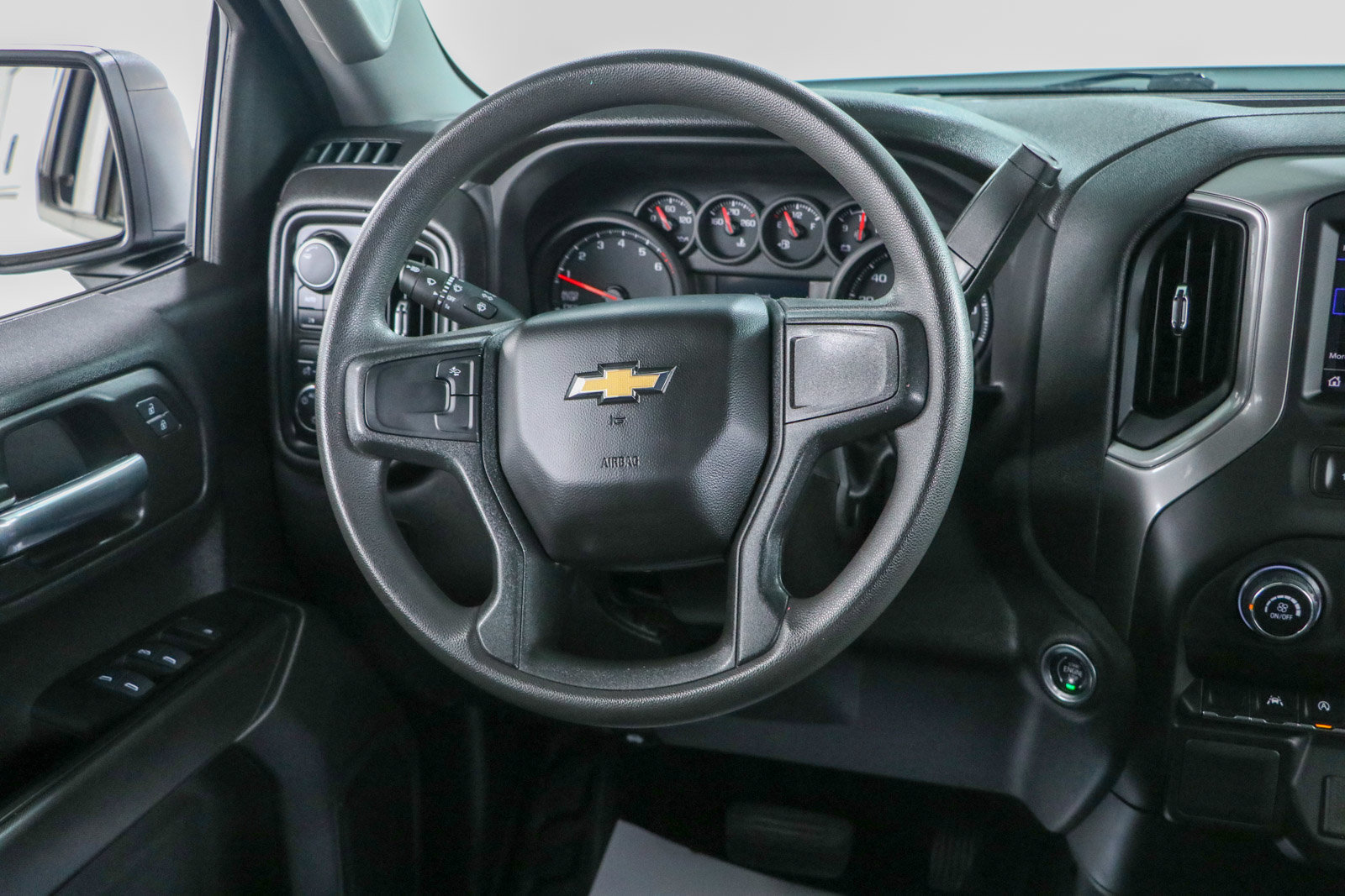 Used 2024 Chevrolet Silverado 1500 W/T w/ Trailering Package AWD/4WD image 12