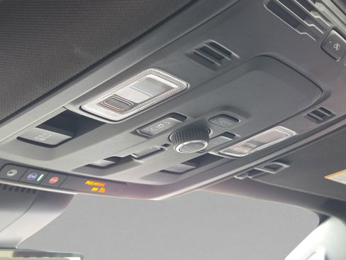 Used 2025 GMC Yukon Denali w/ Denali Reserve Package image 26