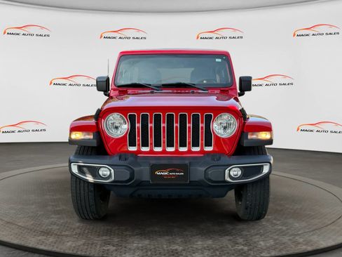 Used 2020 Jeep Wrangler Unlimited Sahara AWD/4WD image 3