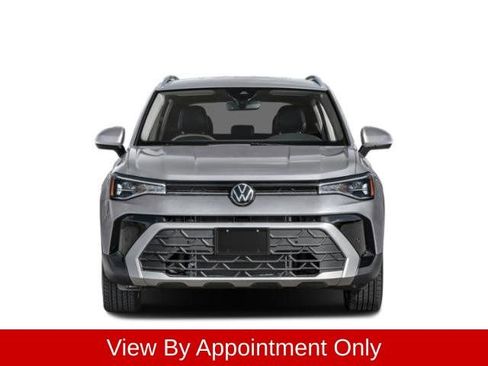Used 2025 Volkswagen Taos SE AWD/4WD image 4