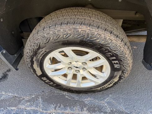 Used 2019 Chevrolet Silverado 1500 RST AWD/4WD image 32