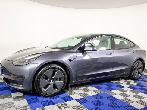 Used 2023 Tesla Model 3 Standard Range image 1