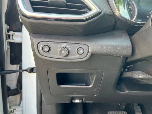 Used 2023 Chevrolet TrailBlazer LT AWD/4WD image 18