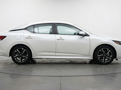 Used 2025 Nissan Sentra SV image 11