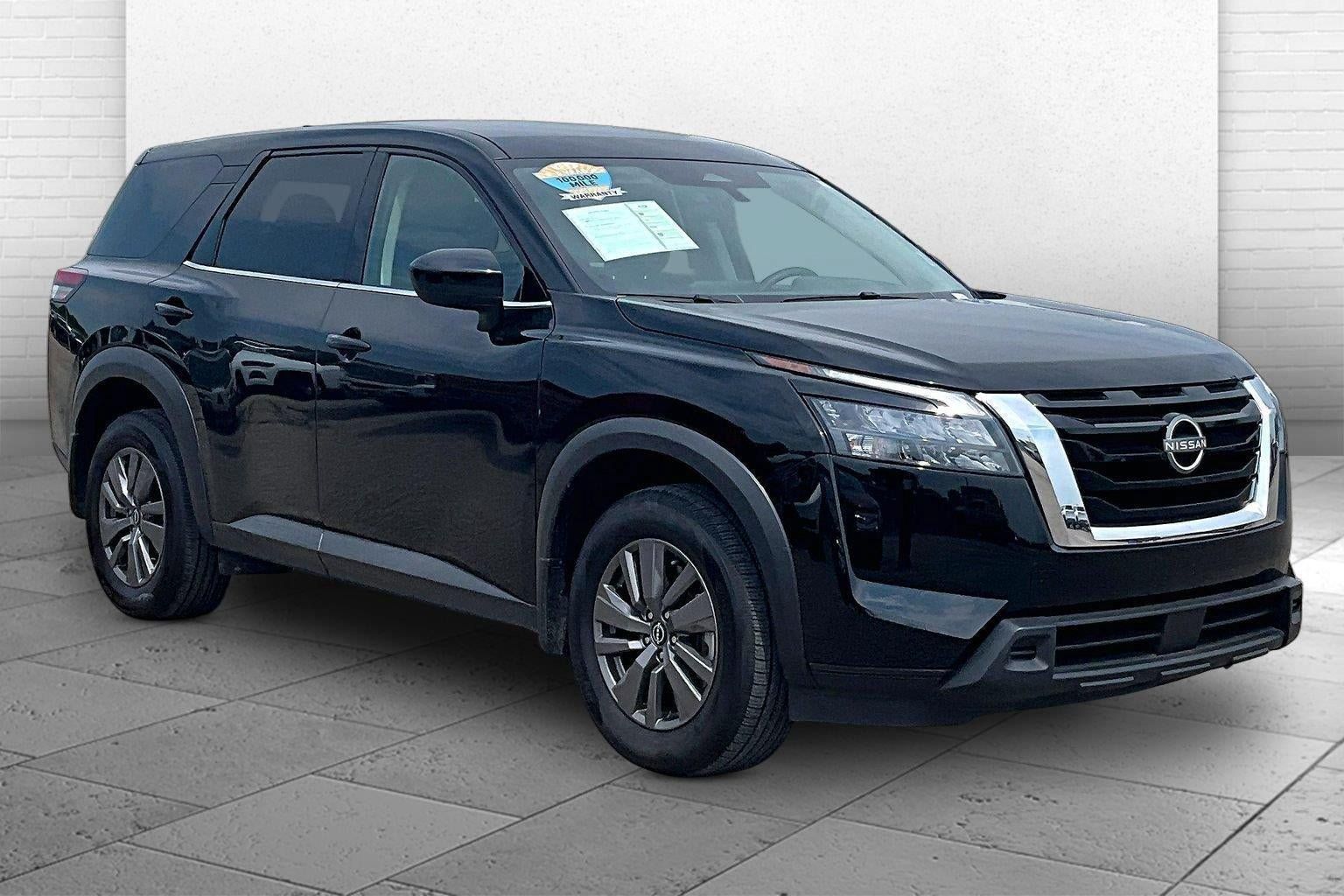 Used 2025 Nissan Pathfinder S AWD/4WD image 1