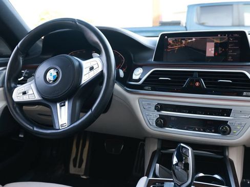 Used 2020 BMW 750i xDrive w/ Executive Package AWD/4WD image 34