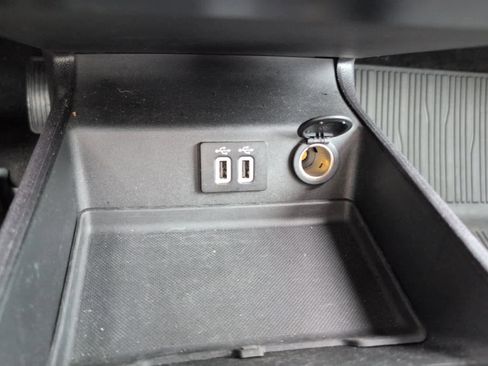 Used 2019 Ford Fusion SE image 21