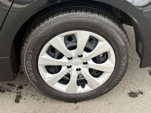 Used 2025 Toyota Corolla LE image 25