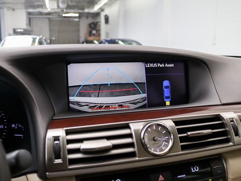 Used 2014 Lexus LS 460 L RWD image 29