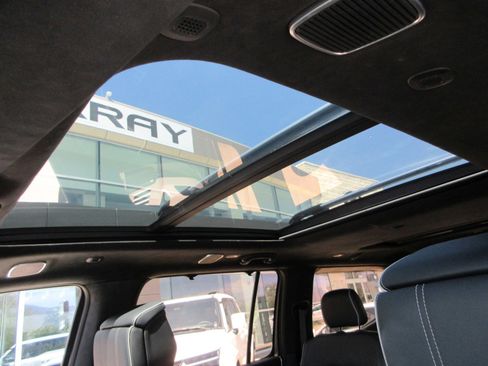 Used 2023 Jeep Grand Wagoneer Series II w/ Premium Group II AWD/4WD image 19