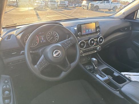 Used 2024 Nissan Sentra S image 4