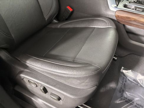 Used 2023 GMC Sierra 1500 SLT w/ SLT Premium Plus Package image 28