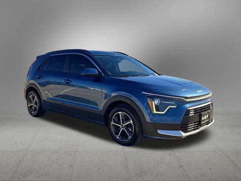 Certified 2023 Kia Niro EX image 8