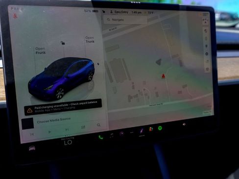 Used 2022 Tesla Model Y Long Range AWD/4WD image 16
