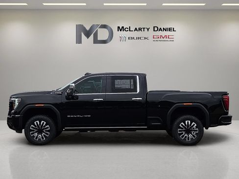 New 2026 GMC Sierra 2500 Denali Ultimate AWD/4WD image 3