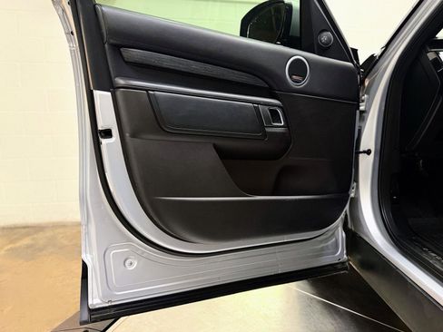 Used 2017 Land Rover Discovery HSE Luxury image 12