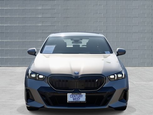 Used 2025 BMW i5 xDrive40 image 4