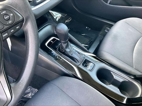 Used 2022 Toyota Corolla LE FWD image 22