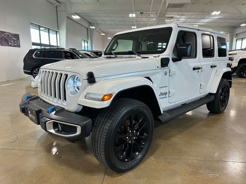 Used 2022 Jeep Wrangler Unlimited Sahara image 3
