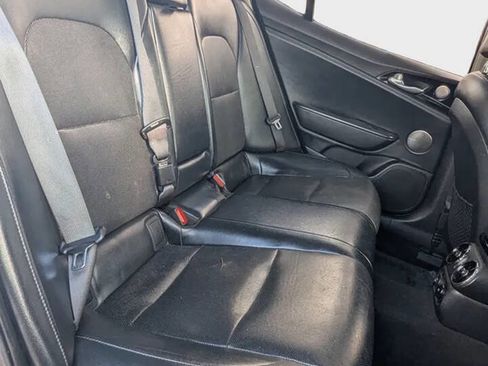 Used 2018 Kia Stinger Premium image 14