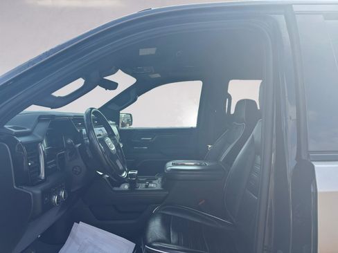 Used 2022 GMC Sierra 1500 AT4X image 9