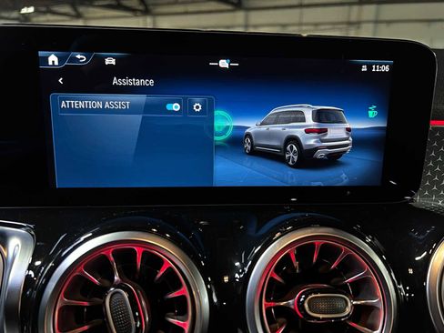 Certified 2025 Mercedes-Benz GLB 250 4MATIC image 33