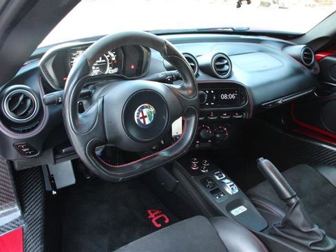 Used 2015 Alfa Romeo 4C Launch Edition w/ Convenience Group RWD image 22