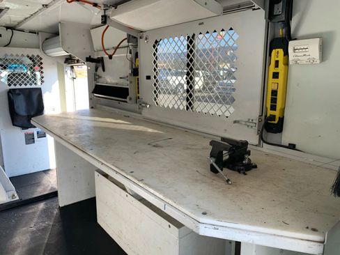 Used 2017 Ford E-350 and Econoline 350 Super Duty image 31