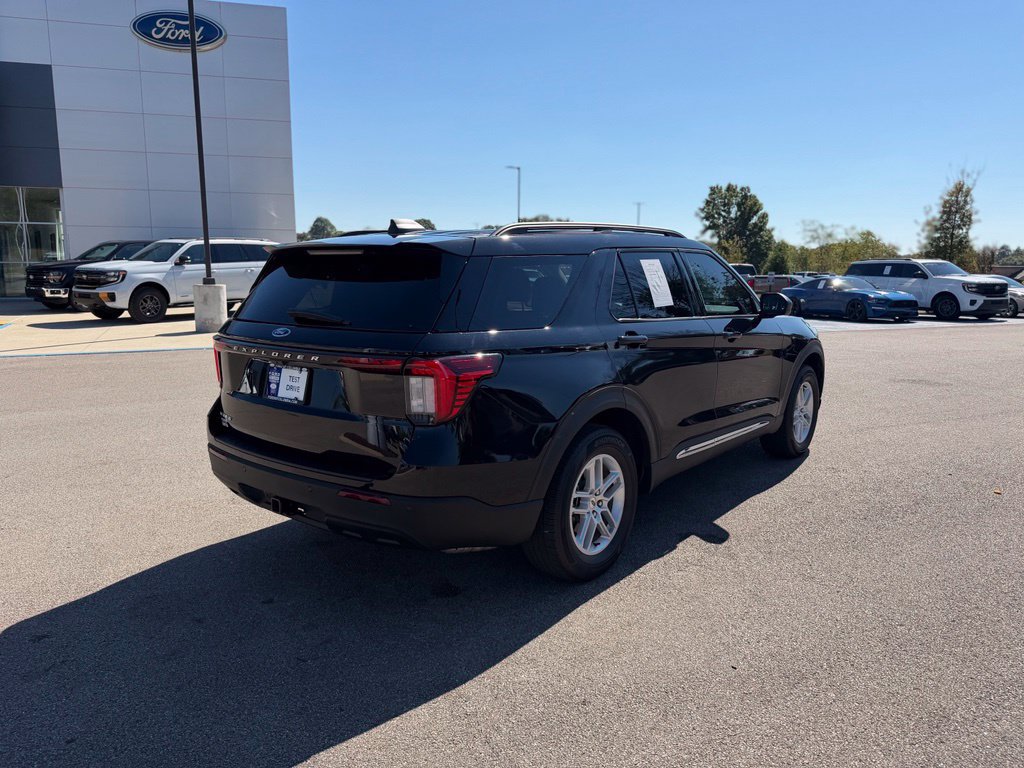 Certified 2025 Ford Explorer Active RWD image 6