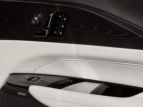 New 2026 Cadillac Lyriq Signature Luxury image 23