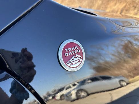 Used 2021 Jeep Cherokee Trailhawk w/ Sun, Sound & Nav Group image 11