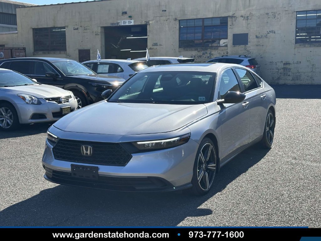 Used 2023 Honda Accord Sport image 1