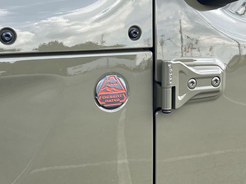 New 2025 Jeep Gladiator Mojave w/ Convenience Group image 34