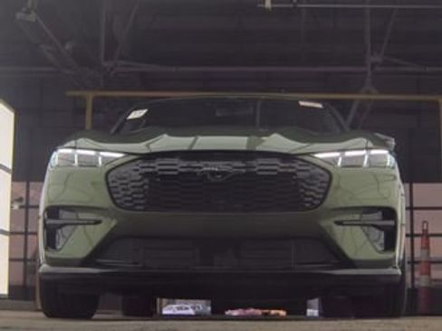 Used 2025 Ford Mustang Mach-E GT image 3