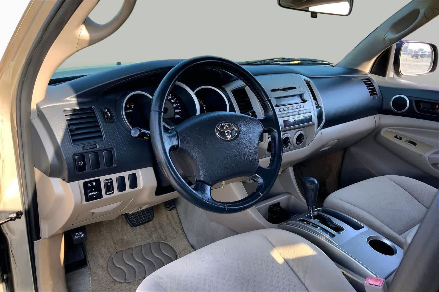 Used 2006 Toyota Tacoma PreRunner w/ SR5 Pkg #2 RWD image 16