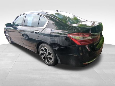 Used 2017 Honda Accord EX image 4