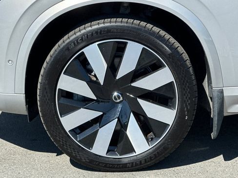Used 2024 Volvo XC90 T8 Ultimate w/ Protection Package image 11